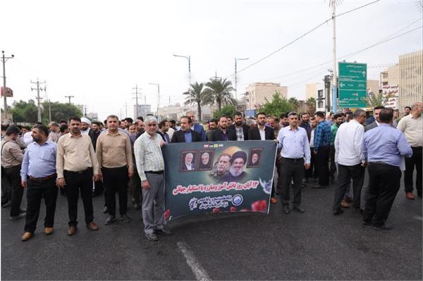 شرکت  در مراسم راهپیمایی ۱۳ آبان