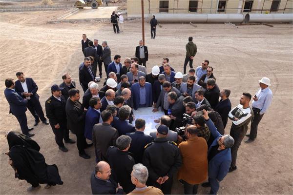 بازدید وزیر نیرو از پروژه تصفیه خانه فاضلاب آبادان