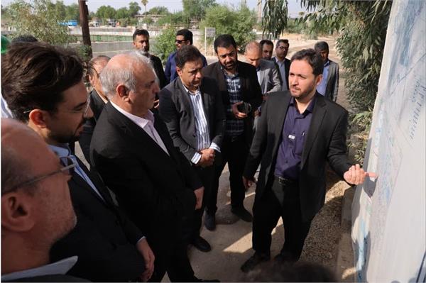 بازدید دکتر فدایی نماینده بانک مرکزی جمهوری اسلامی ایران از تصفیه خانه فاضلاب غرب اهواز