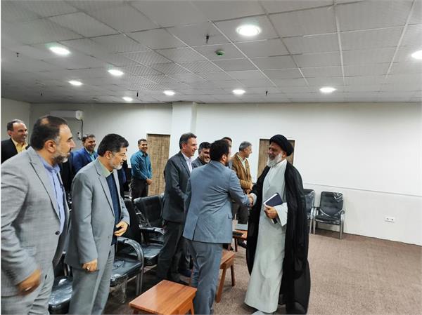 دیدار دکتر علیدادی مدیر عامل و اعضای هیئت مدیره و معاونین شرکت آب و فاضلاب خوزستان با نماینده ولی فقیه در خوزستان