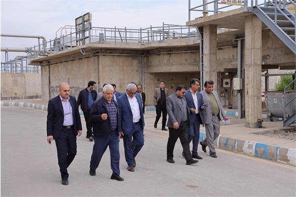 بازدید مدیر عامل پالایشگاه آبادان به همراه دکتر کرمی نژاد مدیر عامل آبفا خوزستان از تصفیه خانه فاضلاب شادگان