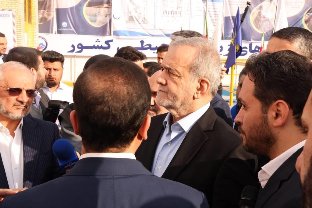 حضور رئیس جمهور محبوب دکتر پزشکیان ، وزیر نیرو و هیئت همراه در ایستگاه پمپاژ فاضلاب ملی راه