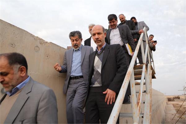 بازدید وزیر نیرو از پروژه تصفیه خانه فاضلاب خرمشهر