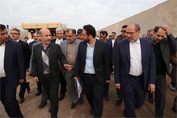 بازدید وزیر نیرو از پروژه تصفیه خانه فاضلاب خرمشهر