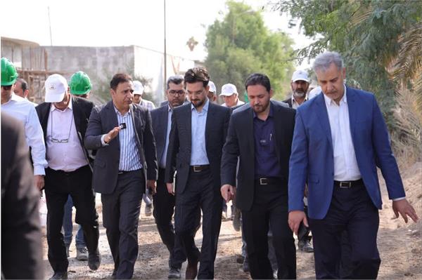بازدید دکتر فدایی نماینده بانک مرکزی جمهوری اسلامی ایران از تصفیه خانه فاضلاب غرب اهواز