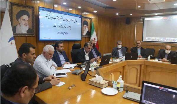 همایش سراسری مدیران صنعت آب و برق کشور با حضور وزیر نیرو