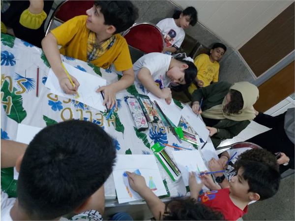 بازدید فرزندان کارکنان از آزمایشگاه مرکزی به منظور آشنایی با روند آزمایش آب