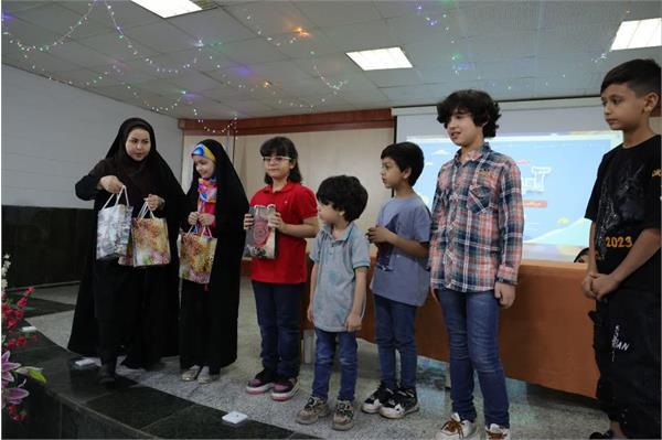 برگزاری جشن آبیاران ، ویژه فرزندان همکار و مادران به منظور آشنایی با روشهای صرفه جویی در آب