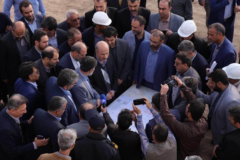 بازدید وزیر نیرو از پروژه تصفیه خانه فاضلاب آبادان