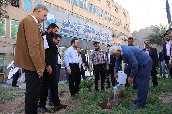 کاشت نهال به مناسبت روز درختکاری