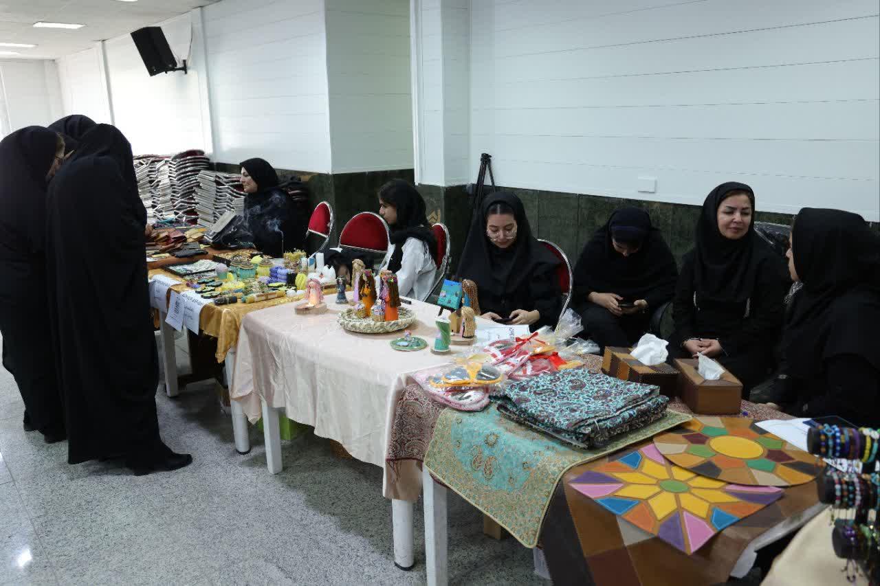 نمایشگاه دست سازه ها ویژه خانواده کارکنان شرکت آبفا خوزستان