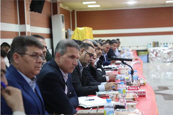 نشست مدیرعامل محترم شرکت با معاونین ، مدیران و مجریان طرح های عمرانی