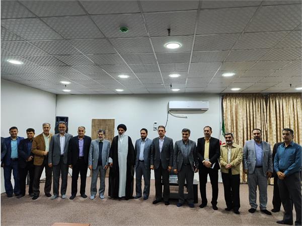 دیدار دکتر علیدادی مدیر عامل و اعضای هیئت مدیره و معاونین شرکت آب و فاضلاب خوزستان با نماینده ولی فقیه در خوزستان