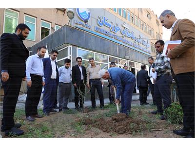 کاشت نهال در شرکت آب وفاضلاب خوزستان به مناسبت روز درختکاری
