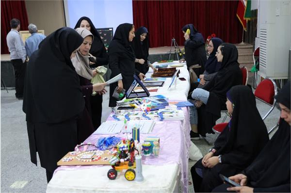 نمایشگاه دست سازه ها ویژه خانواده کارکنان شرکت آبفا خوزستان