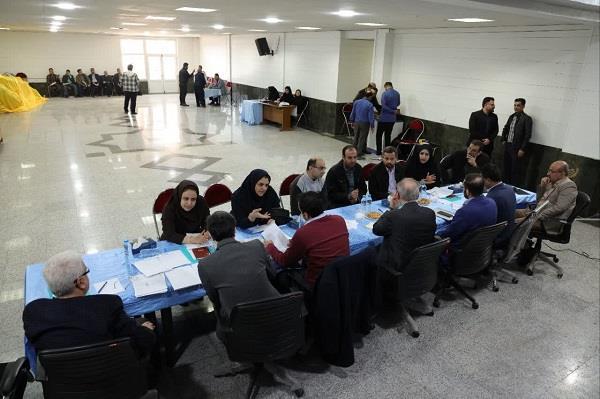 پاسخگویی مدیران و مسئولین وزارت نیرو و آبفا کشور در میز خدمت