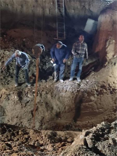 گزارش تصویری از تعمیر شکستگی خط لوله 800 میلیمتری فاضلاب در عمق 12 متری شهرستان دزفول