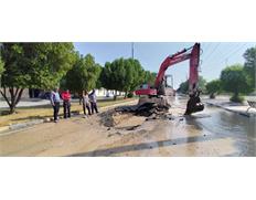عملیات اضطراری تعمیر خط اصلی انتقال آب 500 میلیم...