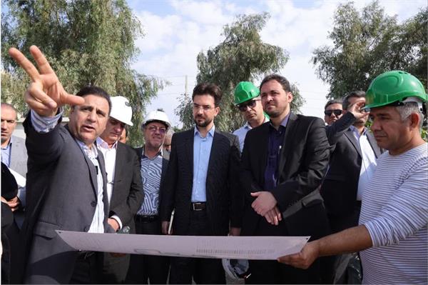 بازدید دکتر فدایی نماینده بانک مرکزی جمهوری اسلامی ایران از تصفیه خانه فاضلاب غرب اهواز