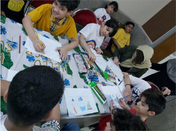 بازدید فرزندان کارکنان از آزمایشگاه مرکزی به منظور آشنایی با روند آزمایش آب