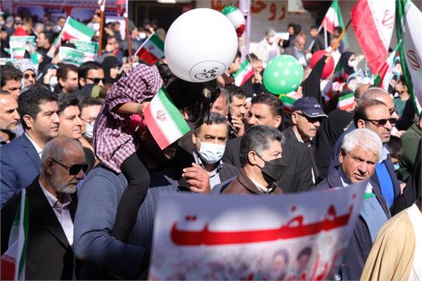 حضور مدیرعامل و کارکنان صنعت آب وفاضلاب استان خوزستان در راهپیمایی عظیم و پرشور ۲۲بهمن