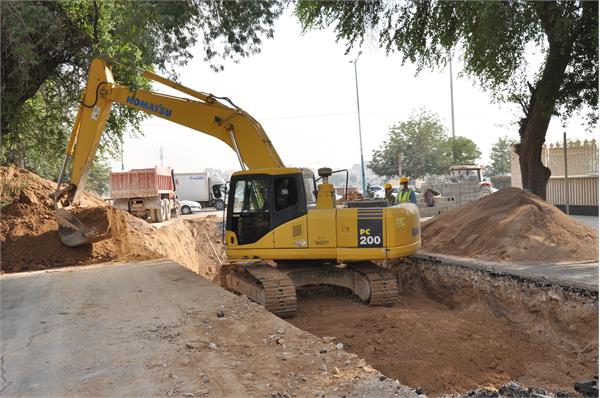 بازدید میدانی از پروژه ها و طرح های توسعه و تکمیل شبکه فاضلاب کلانشهر اهواز