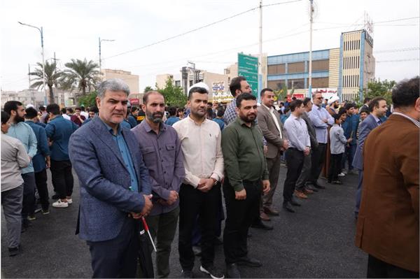 شرکت در مراسم راهپیمایی ۱۳ آبان