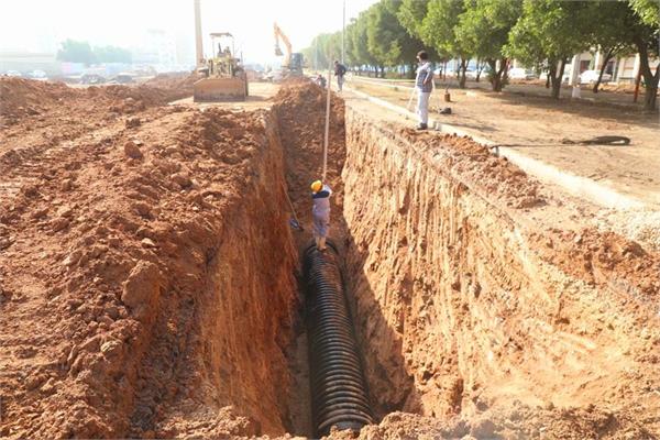 اجرایی پروژه فاضلاب اهواز در بلوار معلم