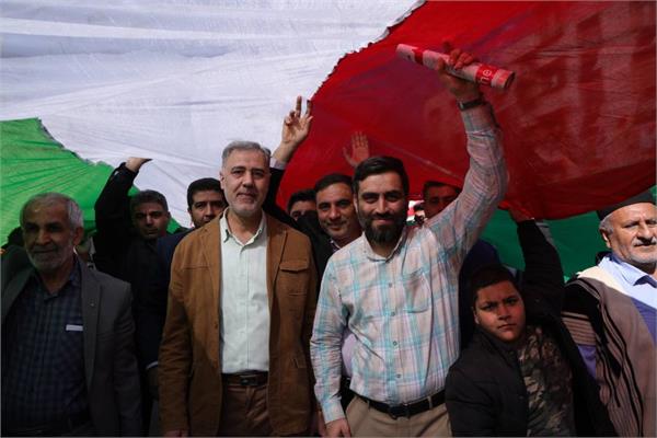 حضور مدیرعامل و کارکنان صنعت آب وفاضلاب استان خوزستان در راهپیمایی عظیم و پرشور ۲۲بهمن