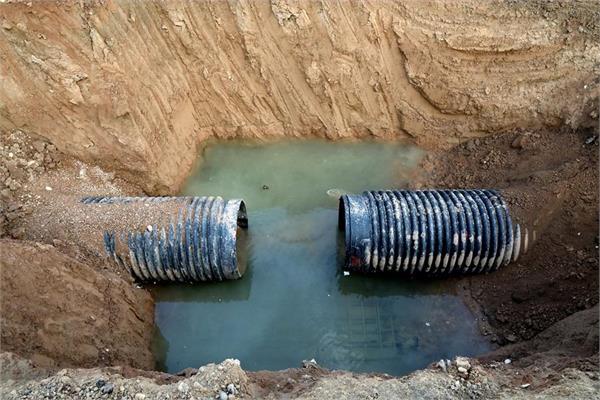 اجرایی پروژه فاضلاب اهواز در بلوار معلم