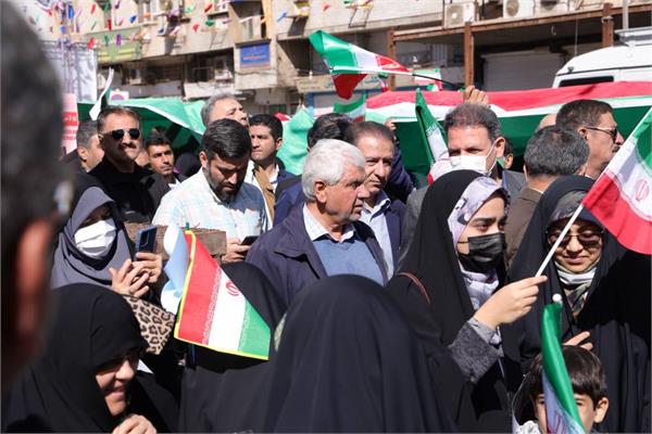 حضور مدیرعامل و کارکنان صنعت آب وفاضلاب استان خوزستان در راهپیمایی عظیم و پرشور ۲۲بهمن