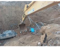 اصلاح خط هزار میلیمتری شبکه فاضلاب شهر چمران