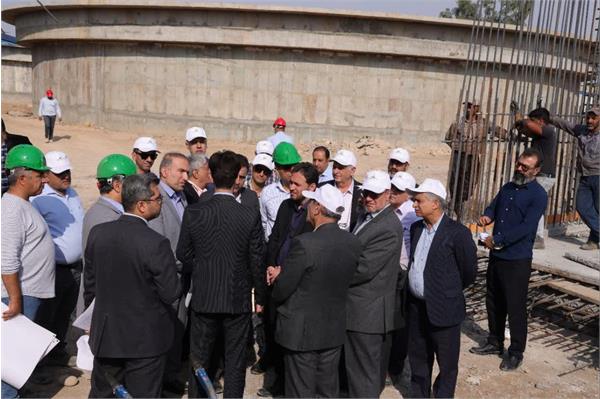 بازدید دکتر فدایی نماینده بانک مرکزی جمهوری اسلامی ایران از تصفیه خانه فاضلاب غرب اهواز