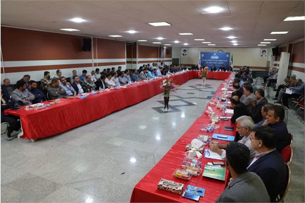 نشست مدیرعامل محترم شرکت با معاونین ، مدیران و مجریان طرح های عمرانی