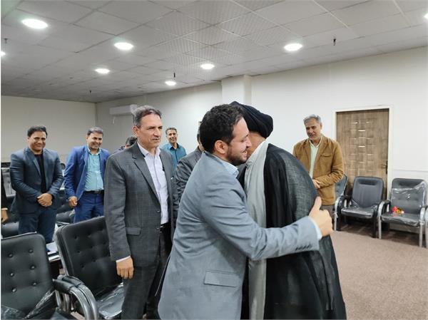 دیدار دکتر علیدادی مدیر عامل و اعضای هیئت مدیره و معاونین شرکت آب و فاضلاب خوزستان با نماینده ولی فقیه در خوزستان