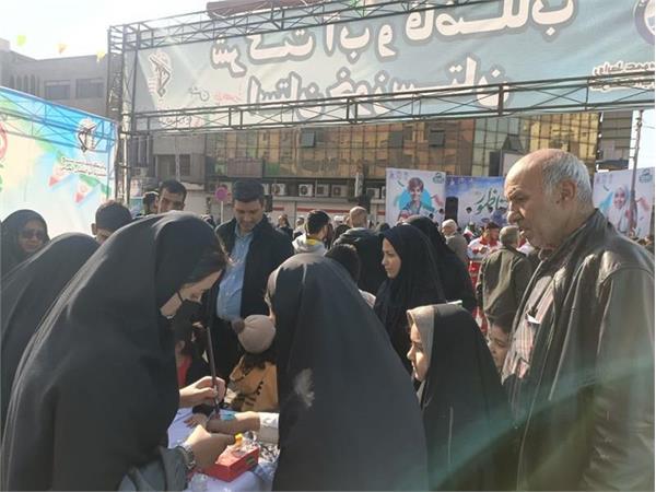 برگزاری غرفه شرکت آب و فاضلاب خوزستان در راستای ترویج مصرف صحیح آب در مسیر راهپیمایی مناسبت ۲۲ بهمن